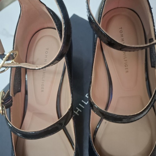 Tommy Hilfiger Mary Janes patent leather shoes, size 36