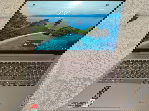 Lenovo IdeaPad Slim 3 Ryzen 7 / 16GB RAM / SSD 500GB / Εγγύηση + Θήκη