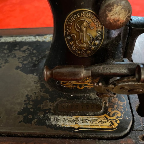Final price! Singer sewing machine antique, manual, from 1902, with serial number R1287728.