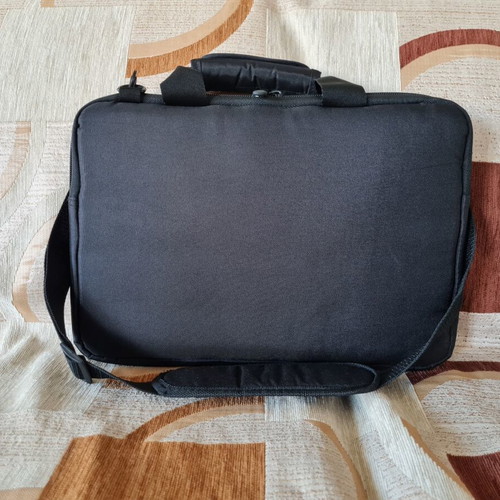 La Carrie laptop bag new, black
