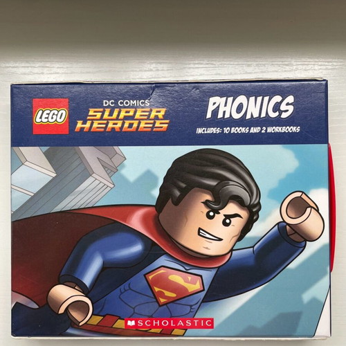 Lego DC Comics Super Heroes set mint condition with 10 comics and 2 books
