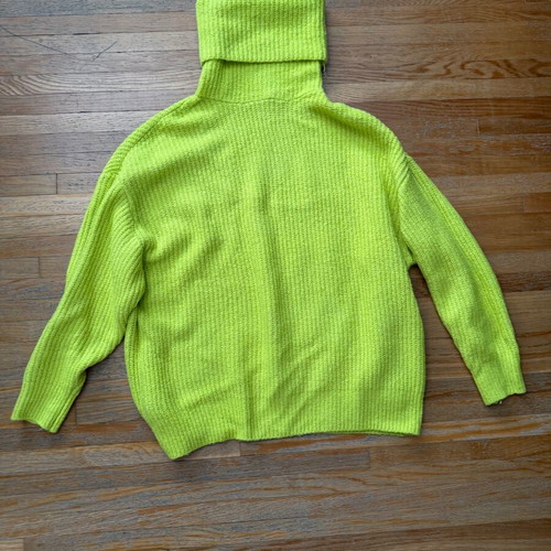 Wool sweater with turtleneck dress style - 9,00 - Vendora.cy Wool sweater with turtleneck dress style - 9,00 - Vendora.cy