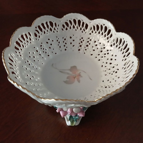 Debelly Fine Porselain Decorative Porcelain Bowl like new