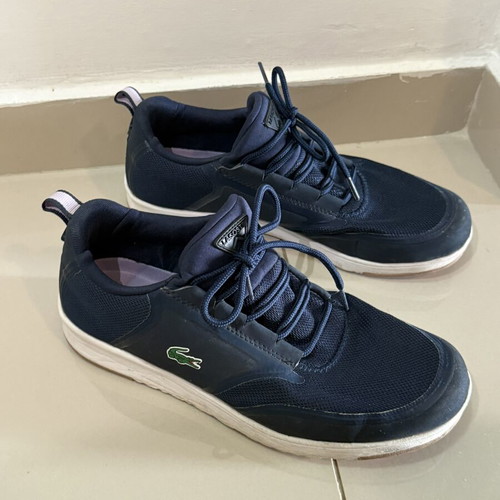 Lacoste women's navy athletic shoes size 41 like new with white sole