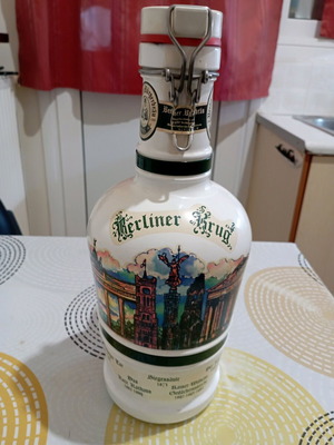 Κεραμική κανάτα με γερμανική μπύρα Berliner Burgerbrau καινούργια, συλλεκτικό κομμάτι