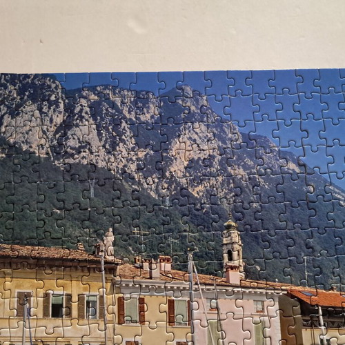 City harbor puzzle like new, 1000 pieces
