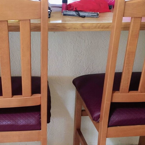 Solid wood dining chairs set of 4 like new