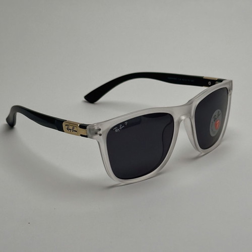 Ray Ban Wayfarer sunglasses new, polarized, black and white