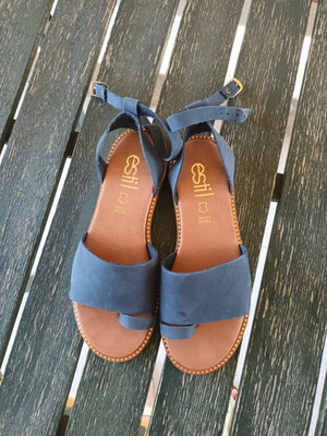 Estil leather sandals new, size 39, blue
