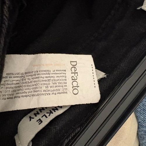 Black skinny jeans used, size S