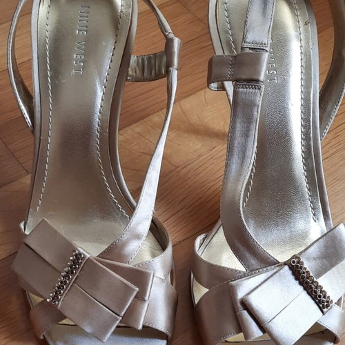 Nine West slingback sandals new, size 39, gold color