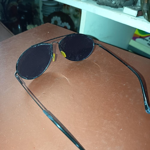 Ray Ban men's sunglasses used, black, needs lens replacement