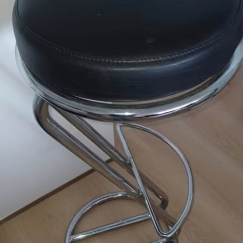 Bar stool like new black with metal base