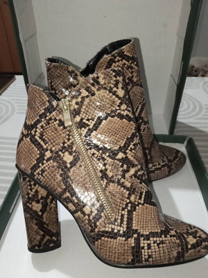 Μποτάκια Migato snake print 38 σε άριστη κατάσταση