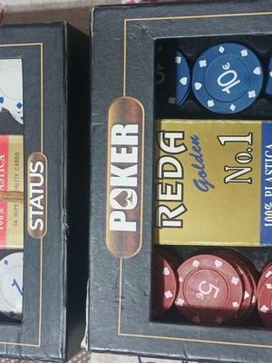 Poker Status set of 3 poker chip cases and metal box