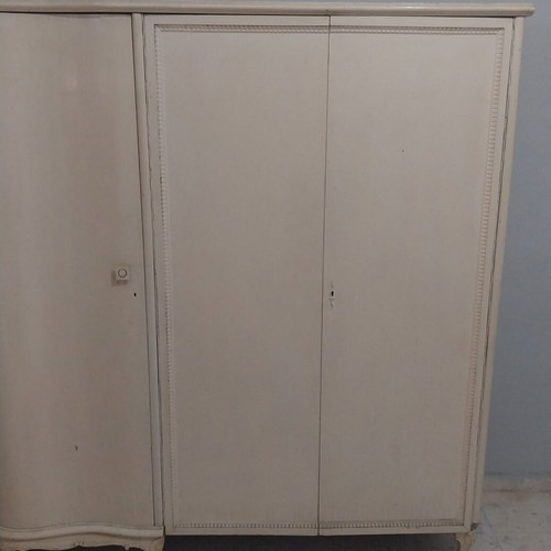 Classic wooden wardrobe ivory like new