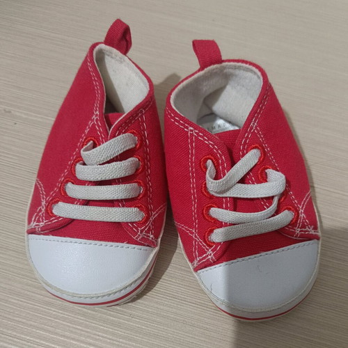 Baby shoes 9-12 months like new from Primark