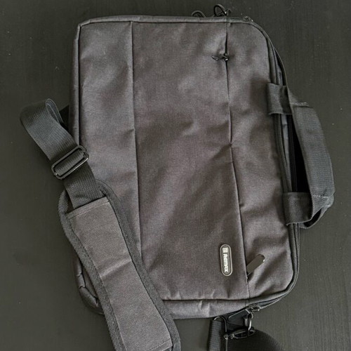 Remax laptop case like new for 13-inch or smaller