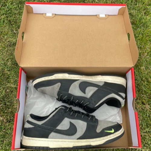 Nike Dunk Low sneakers used with reflective laces size 44.5