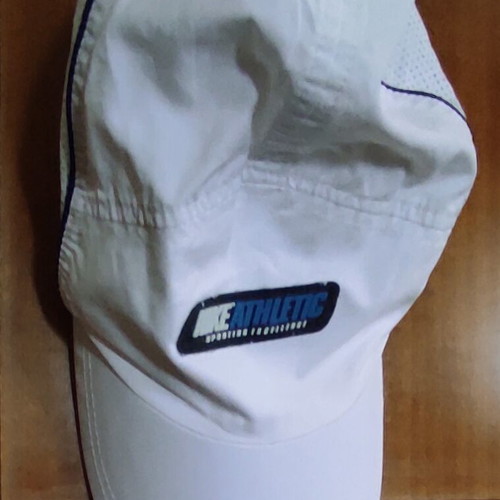 Hats set of 5 like new, including Adidas and Nike, sequined and cotton