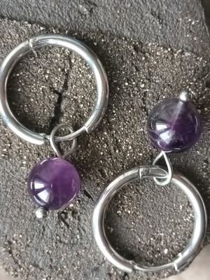 Hoop earrings with amethyst bead like new