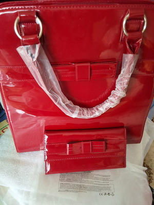 Avon bag with wallet new, red patent leather, 30/33 cm