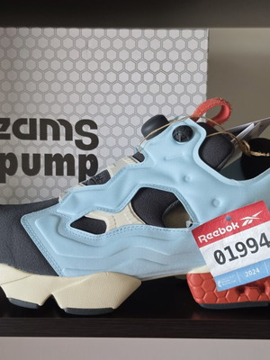 Reebok InstaPump Fury 94 new, sport shoes size 45.5