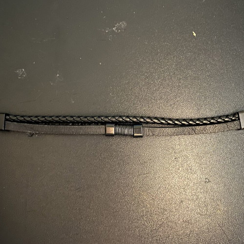 Leather men's bracelet with magnetic clasp new, black