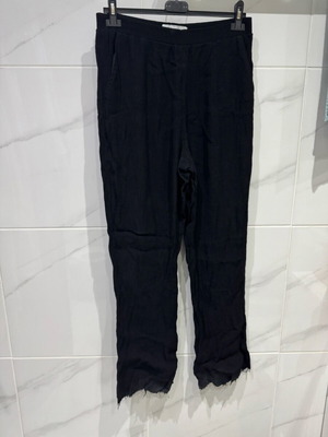 Bershka Παντελόνι σαν καινούργιο, μαύρο, μέγεθος L