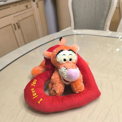 Stuffed toy on heart “I Love You” like new, TDB1023