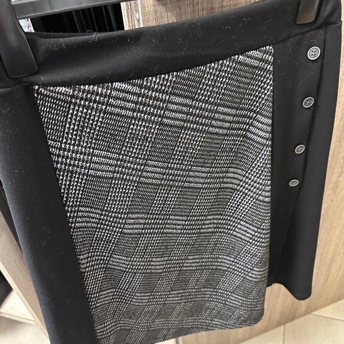 Skirt used in very good condition, sizes S and M