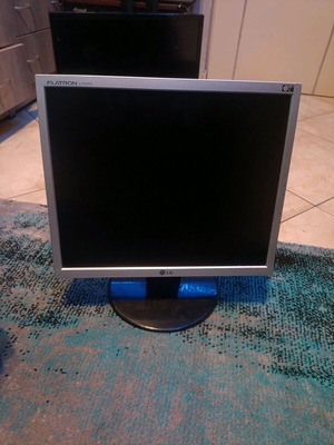 LG monitor used, old