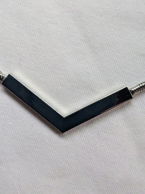 Steel choker necklace in like new condition, silver color