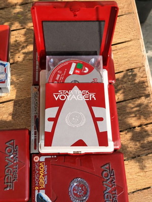 Star Trek Voyager DVD case set seasons 1-6 like new with subtitles