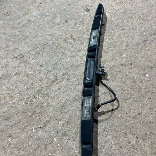 Bmwe 46 2004 trunk handle like new