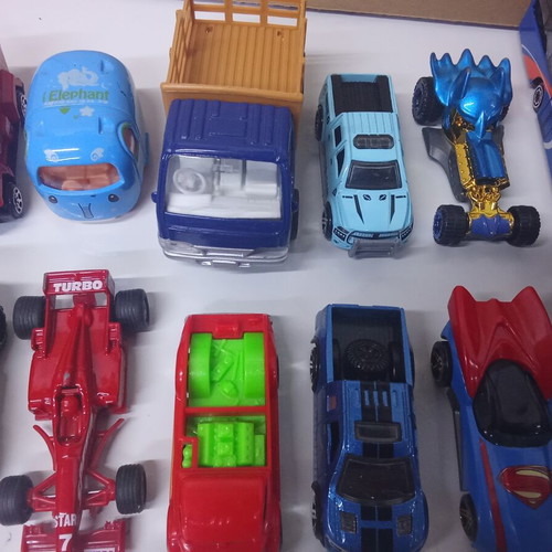 Pack of 15 children's toy vehicles, metal cars and bus