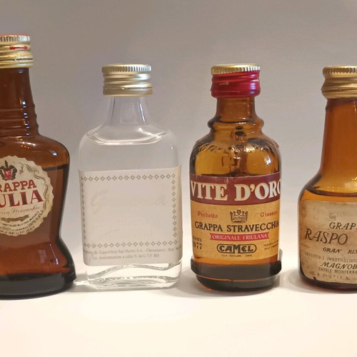 Mini grappa like new, pack of 4 sealed miniatures