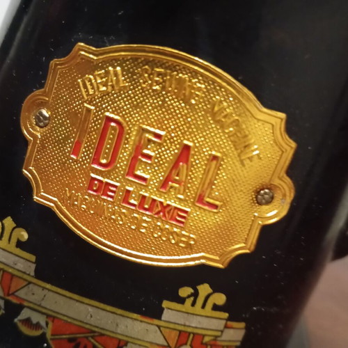 Ideal De Luxe treadle sewing machine like new
