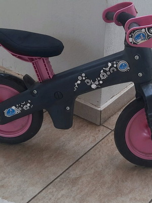 Children's balance bike without pedals like new