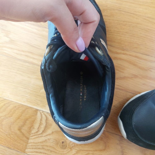 Tommy Hilfiger sneakers like new, size 37, black and gold