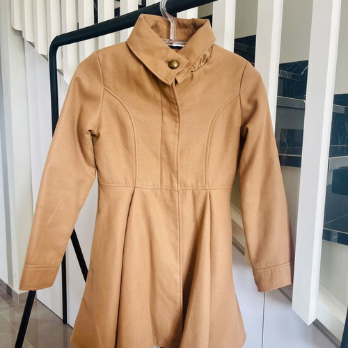 Camel Trench Coat like new, tailored classic fit