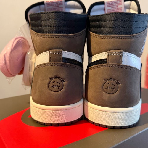 Nike Air Jordan 1 High OG Travis Scott Dark Mocha αφόρετα νούμερο 44