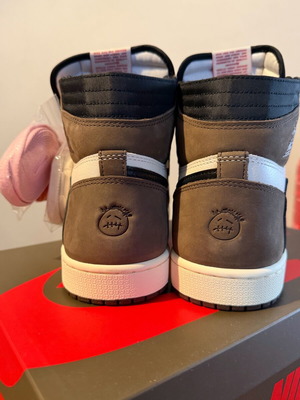 Nike Air Jordan 1 High OG Travis Scott Dark Mocha αφόρετα νούμερο 44