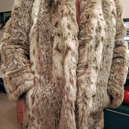 Statement Vintage faux fur coat like new, gray and beige