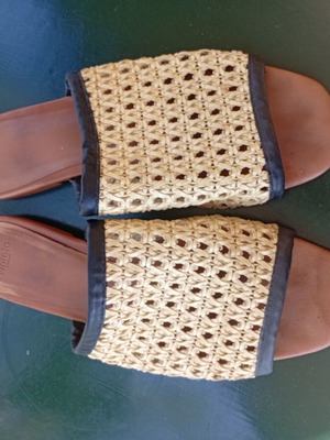 Mango straw slippers size 40 like new, beige