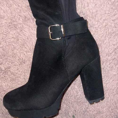 Black boots like new, size 40, knee-high