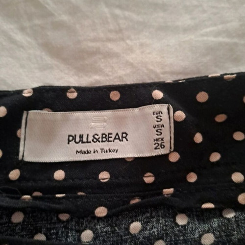 Stradivarius polka dot skirt with inner shorts like new, black and white