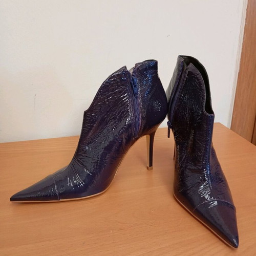 Beatrice ankle boots purple new size 39