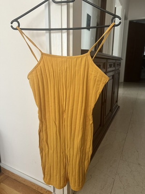 Shein short dress like new, yellow and orange, XS