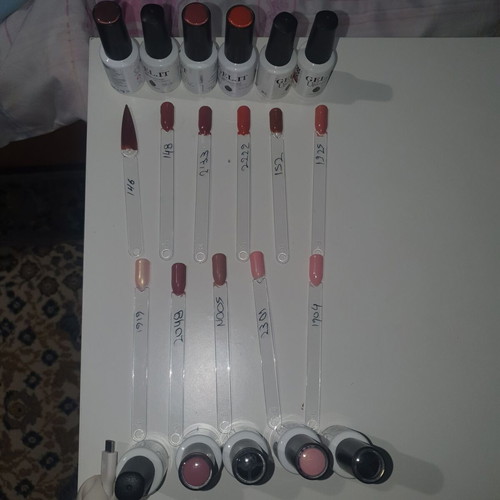 Set of 11 Gelitup gel nail polishes like new